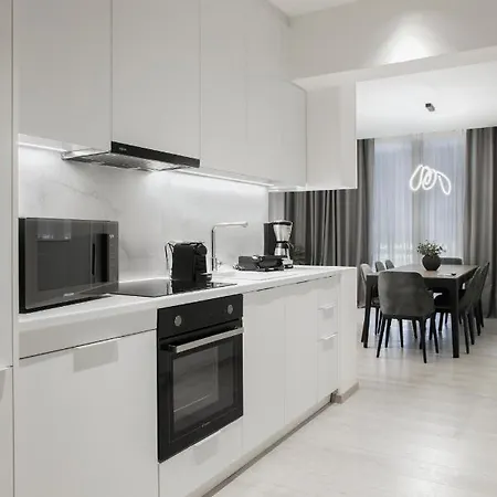 Ultra Chic Modern 4 Bedrooms In Appartement *