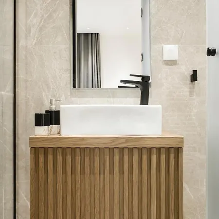 Ultra Chic Modern 4 Bedrooms In * Athene